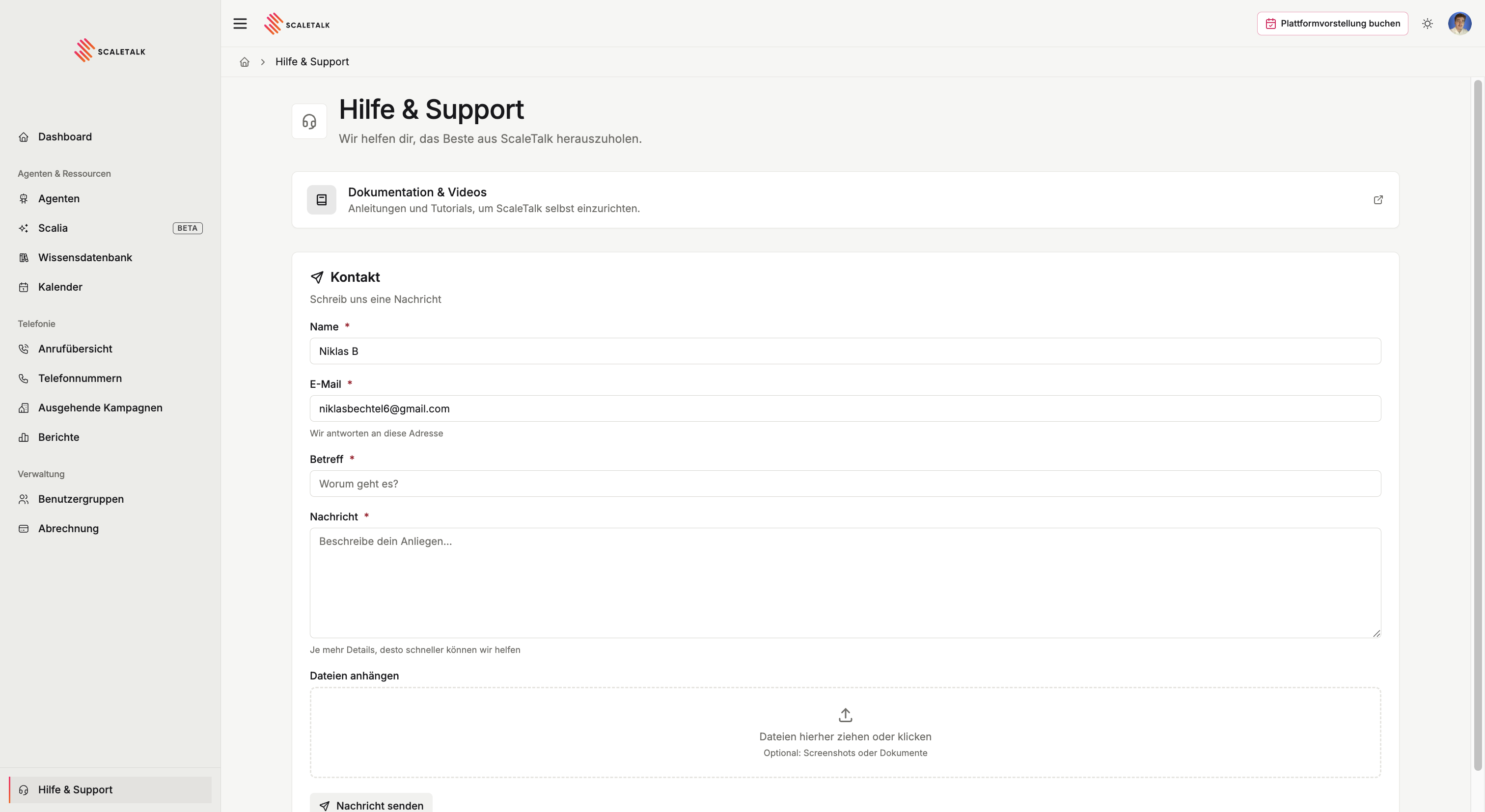 Die Support-Seite mit Dokumentationslink und Kontaktformular